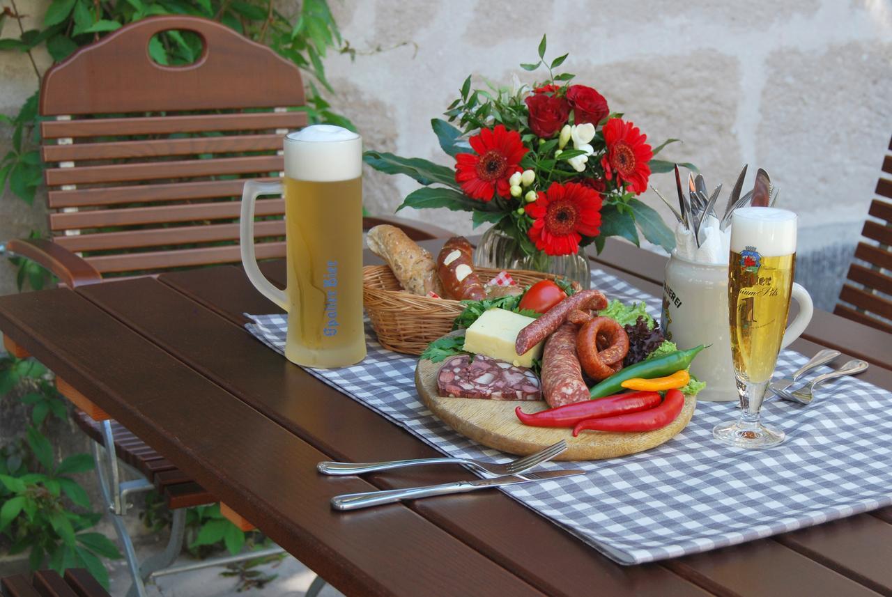Der Schwan Hotel & Restaurant Schwanstetten Exterior foto